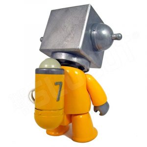 Mike Slobot 7 - Sentinel Class Space Exploration Robot Yellow Silver Qee back